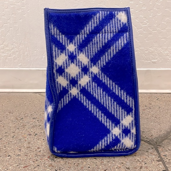 Burberry Check Wool and Leather Shopper Tote - Picture 8 of 16